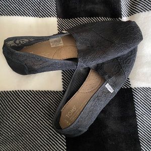 Black lace TOMS